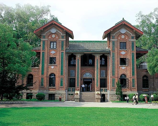 2025中国大学排名公布：哈工大未前十北大仅第三第一实至名归(图4)
