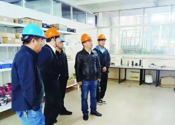 仪征这个科技镇长申请留任特别接地气(图1)