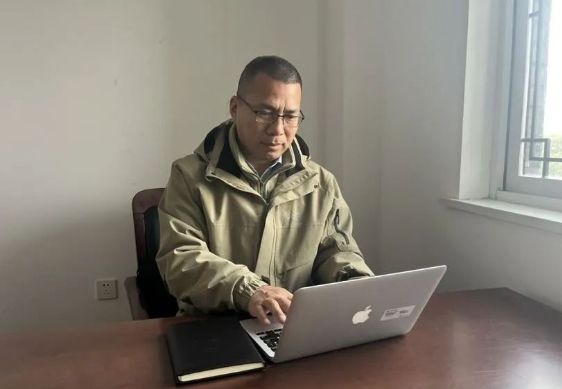 仪征这个科技镇长申请留任特别接地气(图2)